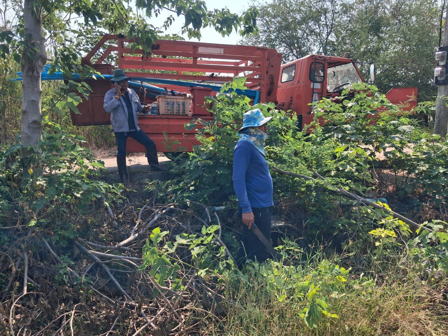 ทีมช่าง อบต.หนองม่วง ลงพื้นที่ซ่อมระบบประปา หมู่ 9